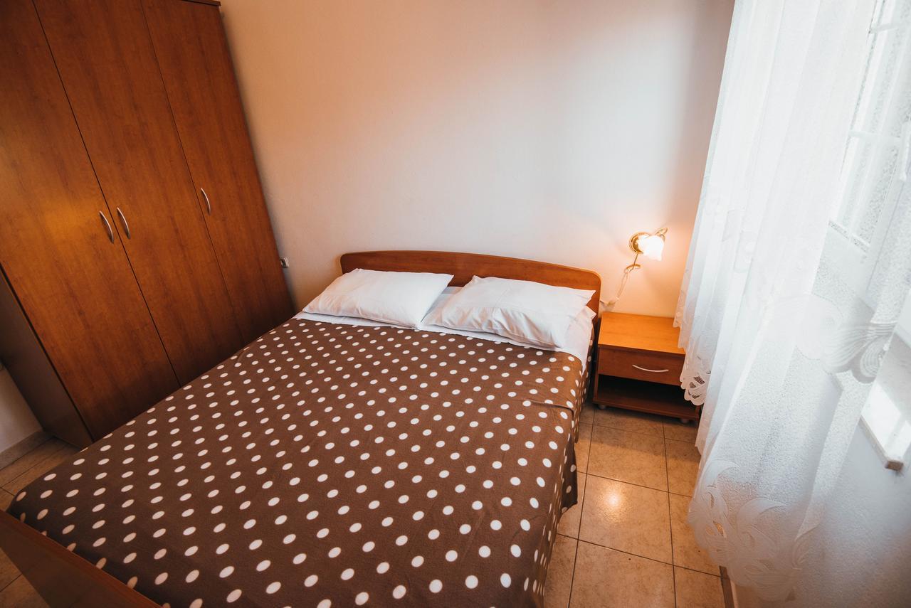 Apartments Visnjic Zaboric Buitenkant foto