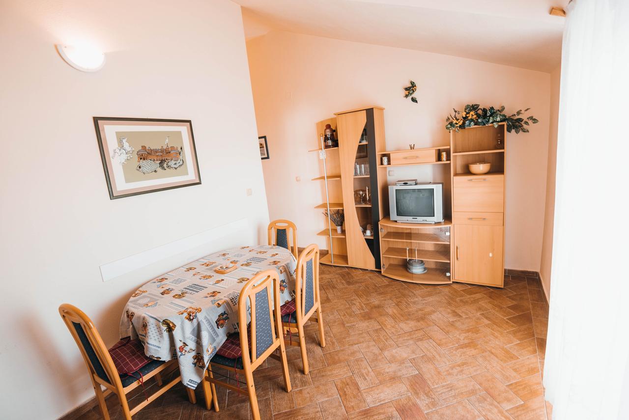 Apartments Visnjic Zaboric Buitenkant foto