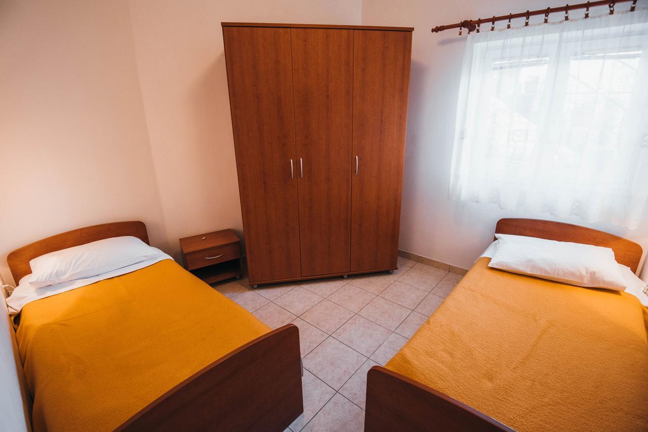 Apartments Visnjic Zaboric Buitenkant foto