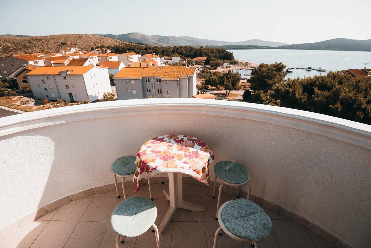 Apartments Visnjic Zaboric Buitenkant foto